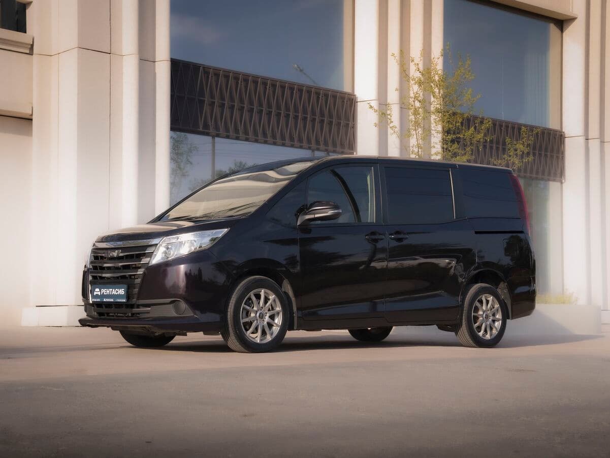Toyota Noah 2016
